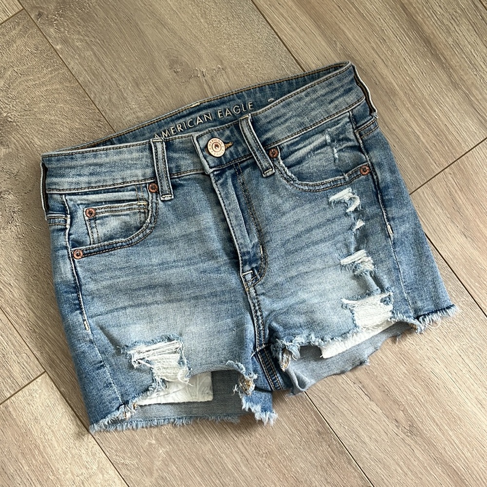 American Eagle high waisted crochet pockets denim shorts